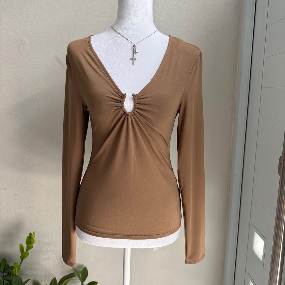 H&M Camel Brown Y2K Ruched Keyhole Long Sleeve Top